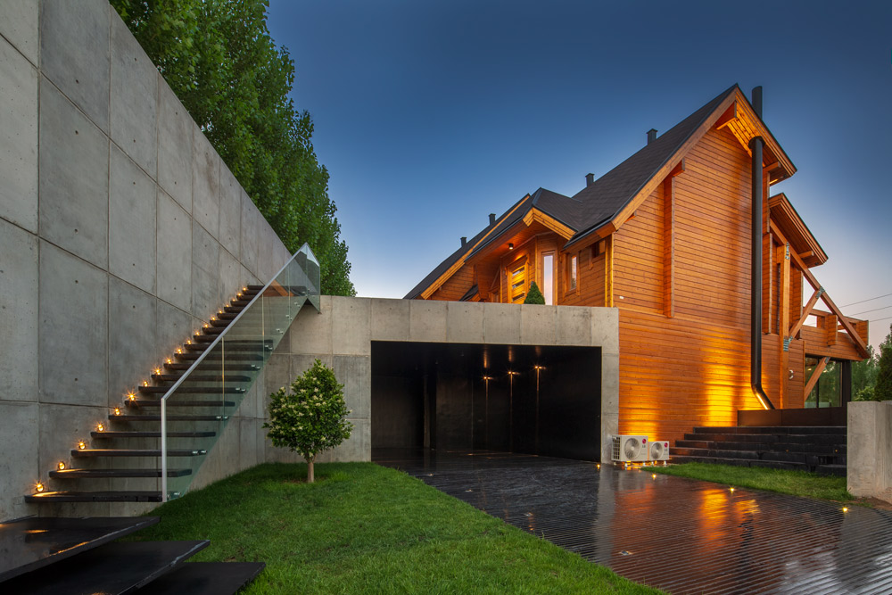 Photo: Parham Taghioff