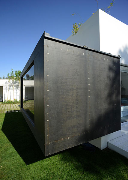 A house in memory of Rustam