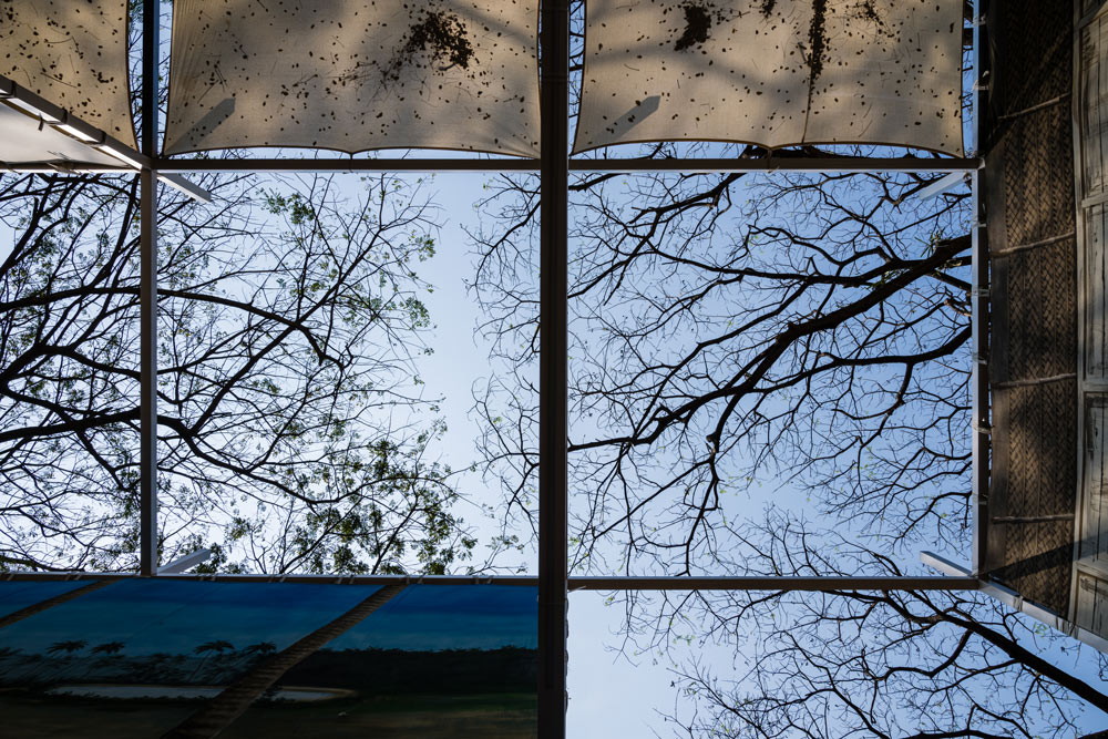 BEHIND the SCENES Villa