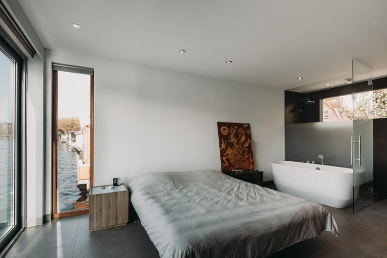 Energy Neutral Floating Villa 