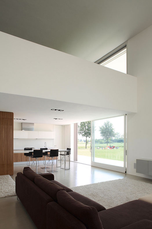 House on the Stream Morella