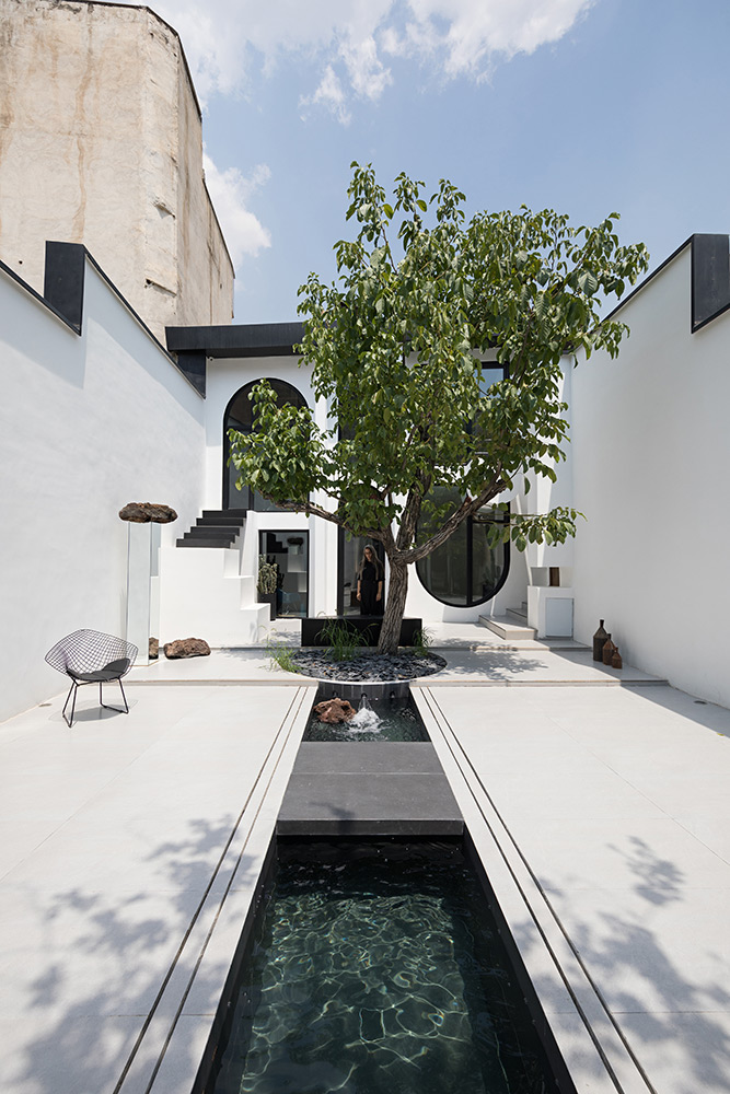 Villa Past And Present 