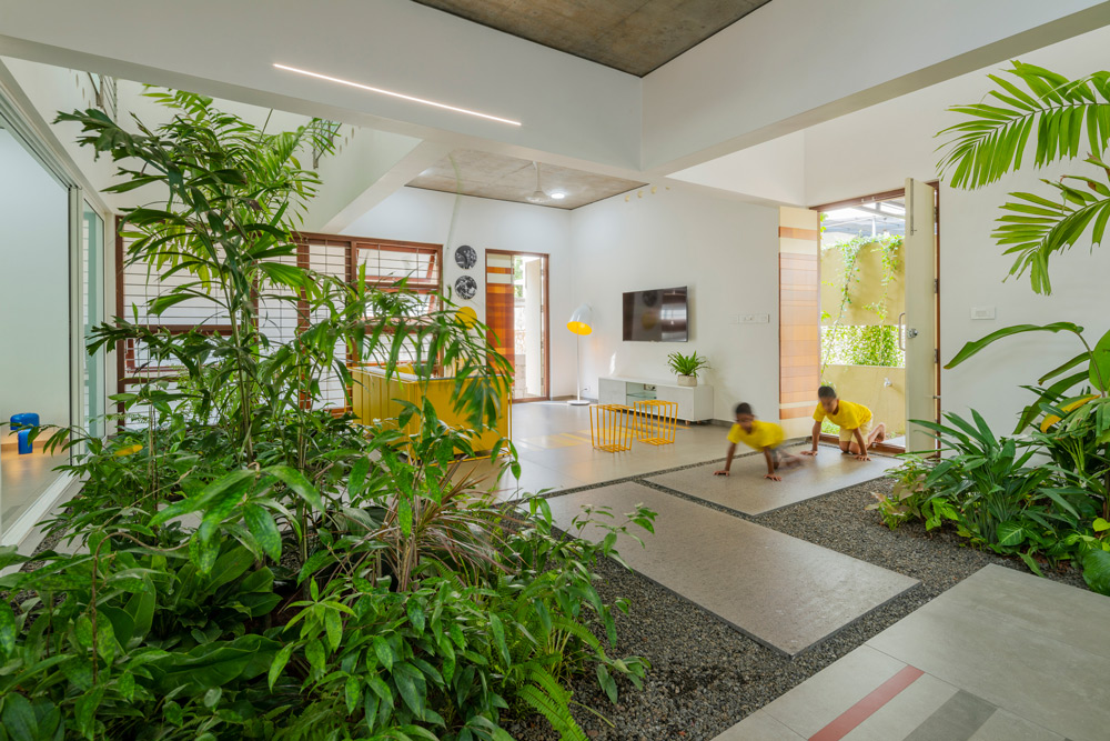 Villa That Rains Light