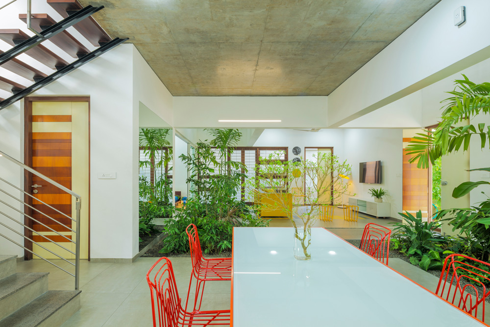 Villa That Rains Light