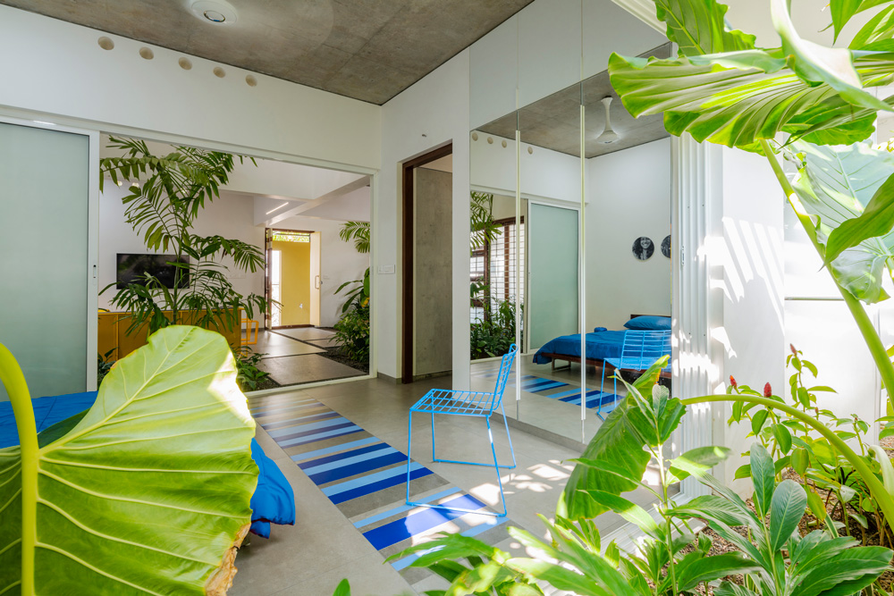 Villa That Rains Light