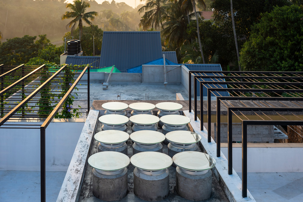 Villa That Rains Light