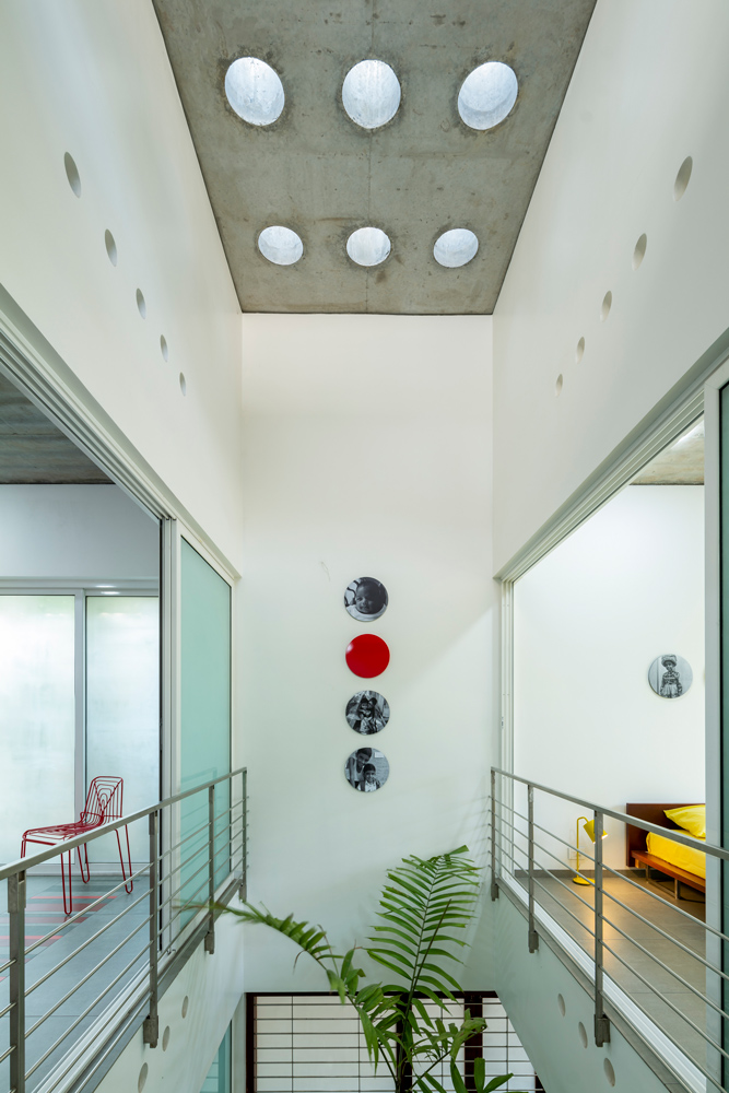 Villa That Rains Light