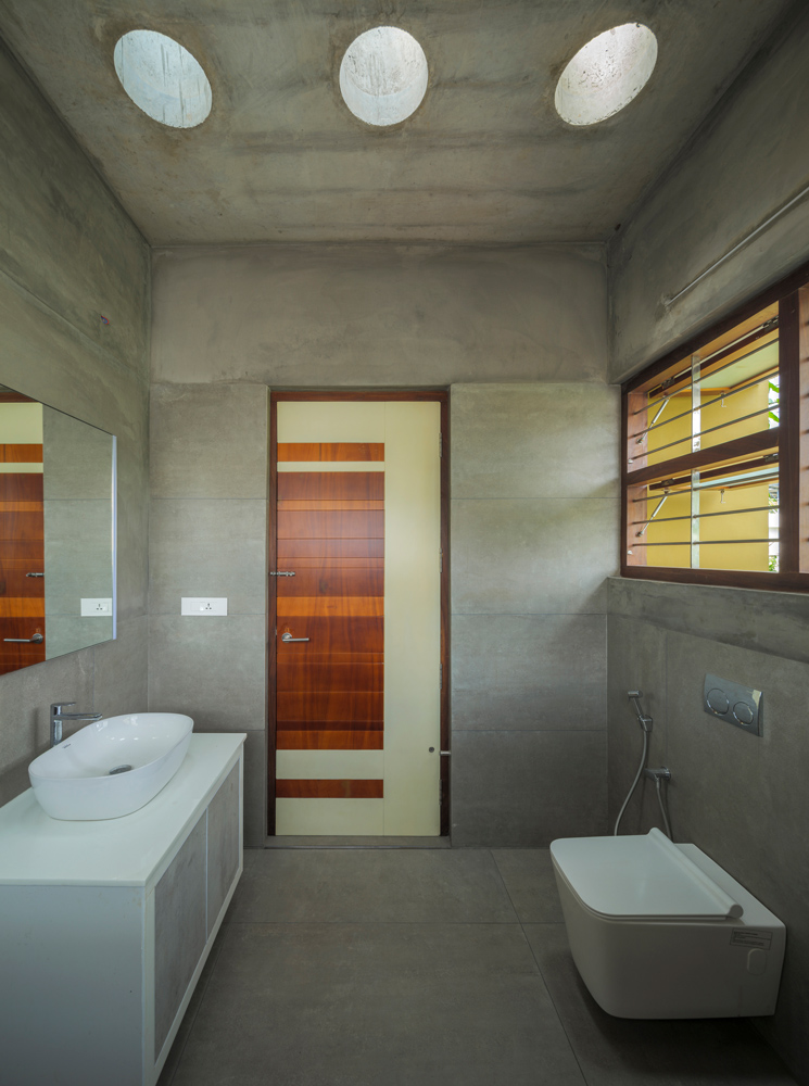 Villa That Rains Light