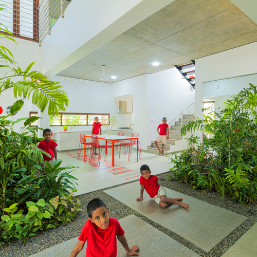 Villa That Rains Light